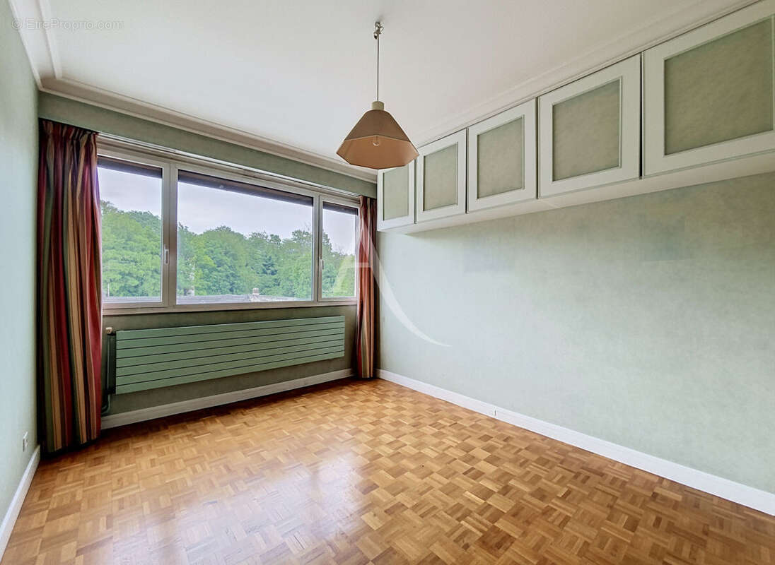 Appartement 5 pièces de 133 m² - Saint-Germain-en-Laye - photo 8