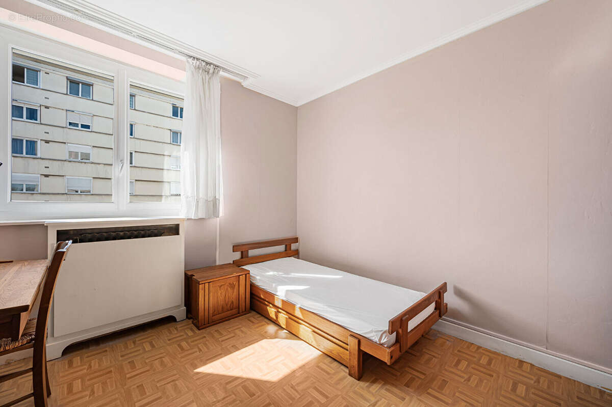 Montrouge - Appartement 5P - terrasse - cave - parking - photo 14