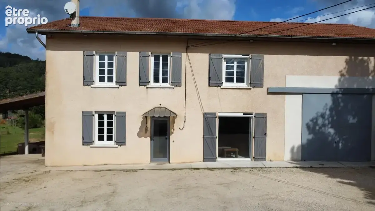 Maison - 4 Chambres - Buanderie - Grande cour - Jardin - Grange - Au calme - photo 3