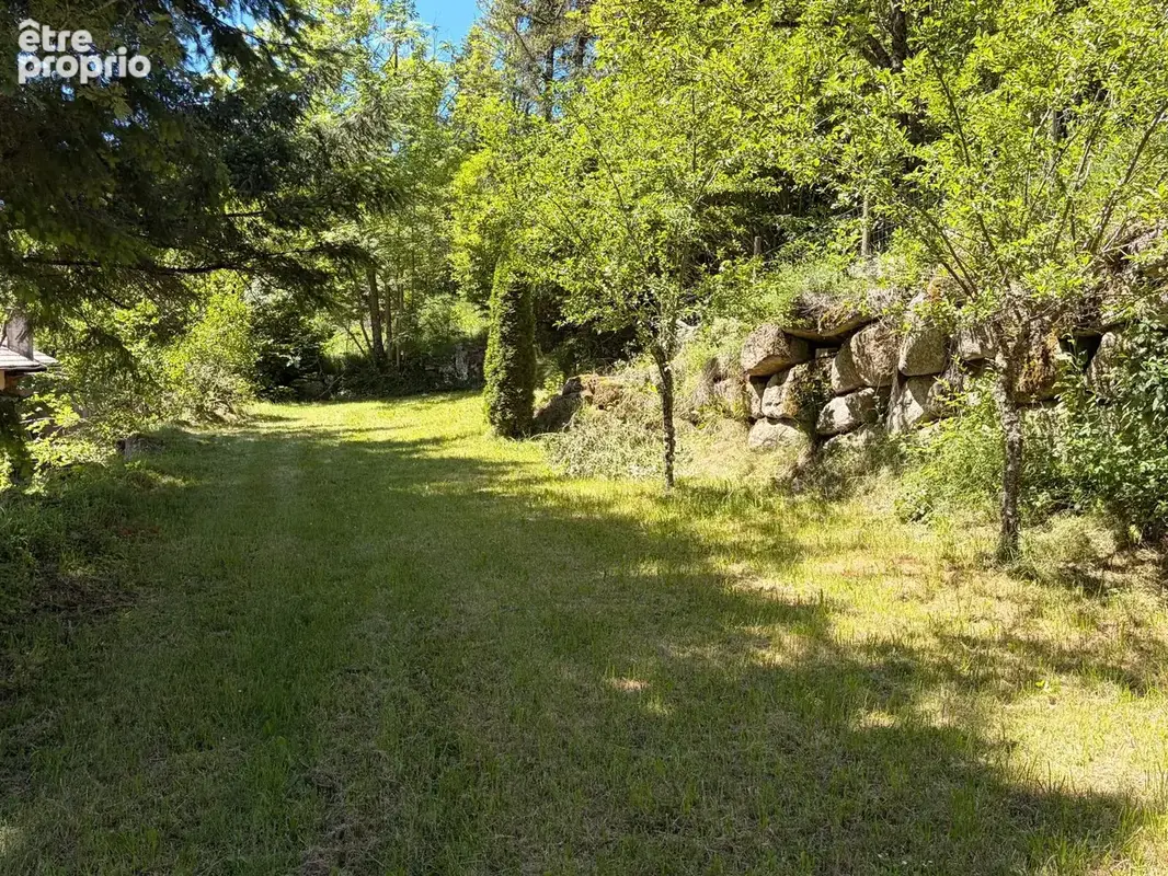 Ancienne ferme avec 1100 m2 de terrain - photo 4