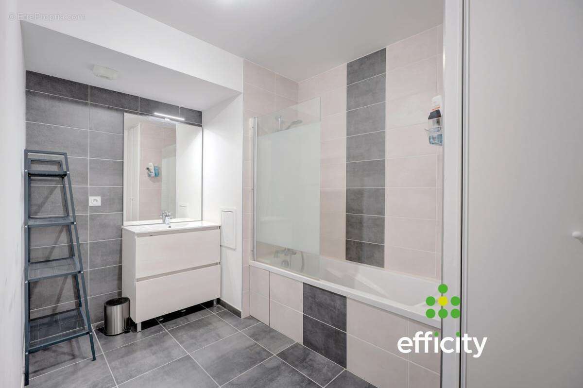 Appartement à OULLINS