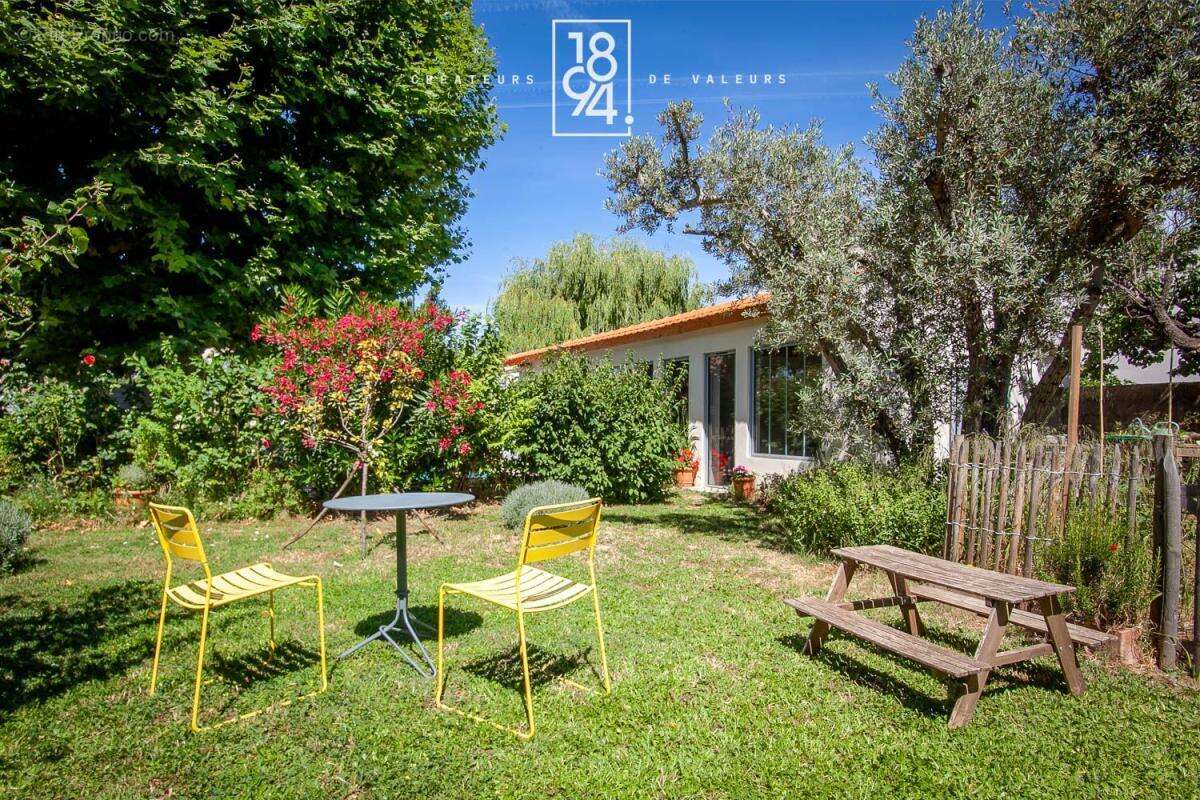 Maison T4 à vendre Saint-Victoret Pas des Lanciers (13730)  130 m²  Dépendance I Piscine I Jardin - photo 22