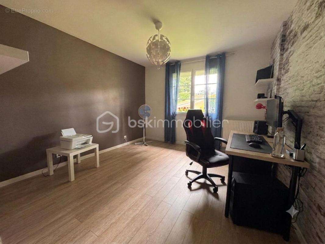 Magnifique Maison Familiale 4 chambres sur sous-sol complet - photo 8