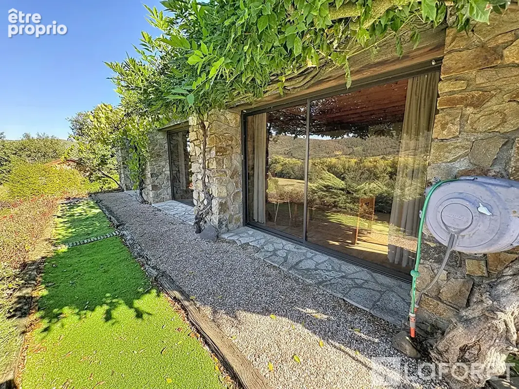 Maison d'architecte Mazeyrat D Allier 7 pièce(s) 230 m2 - photo 3
