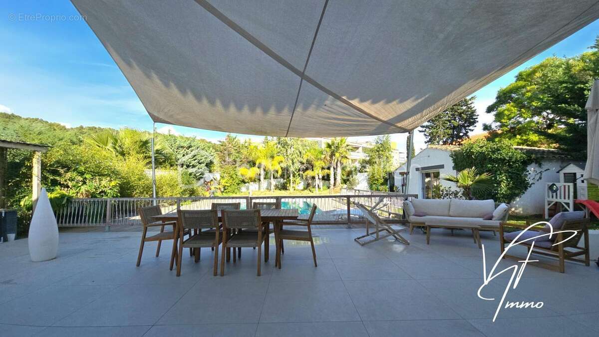 Maison à SIX-FOURS-LES-PLAGES