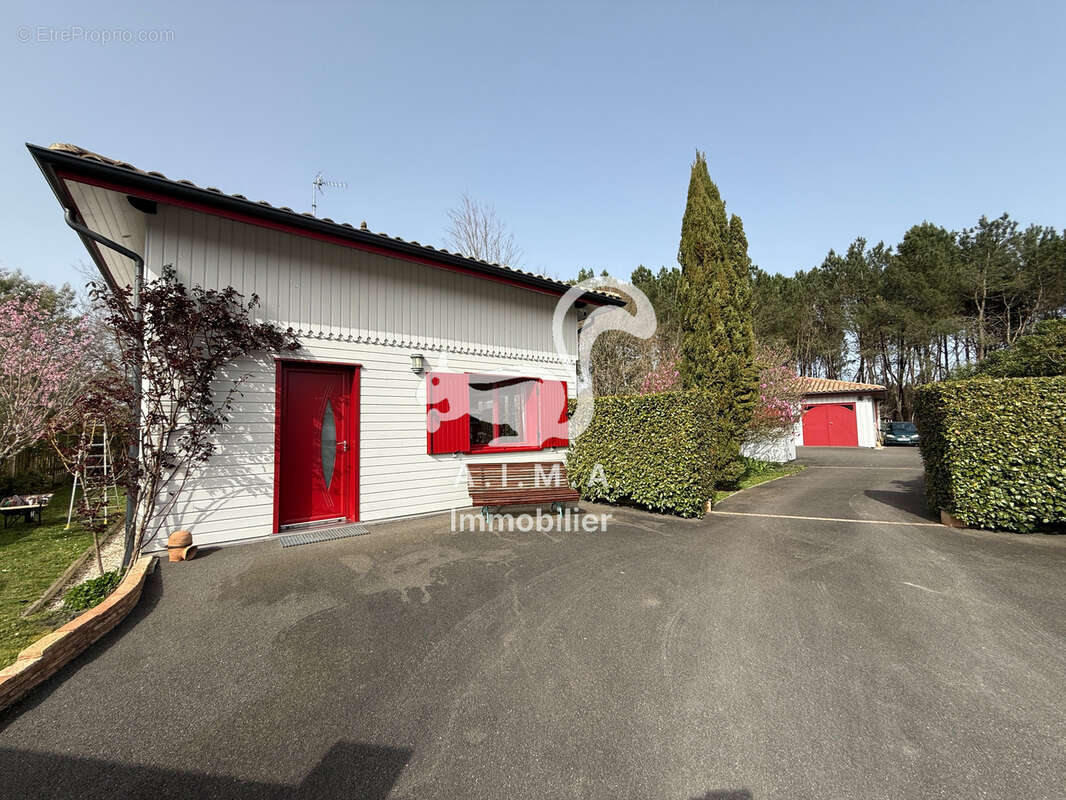 Maison à MIOS