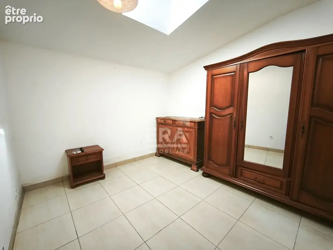 Propriété familiale avec ascenseur, piscine et maison d'invités - photo 17