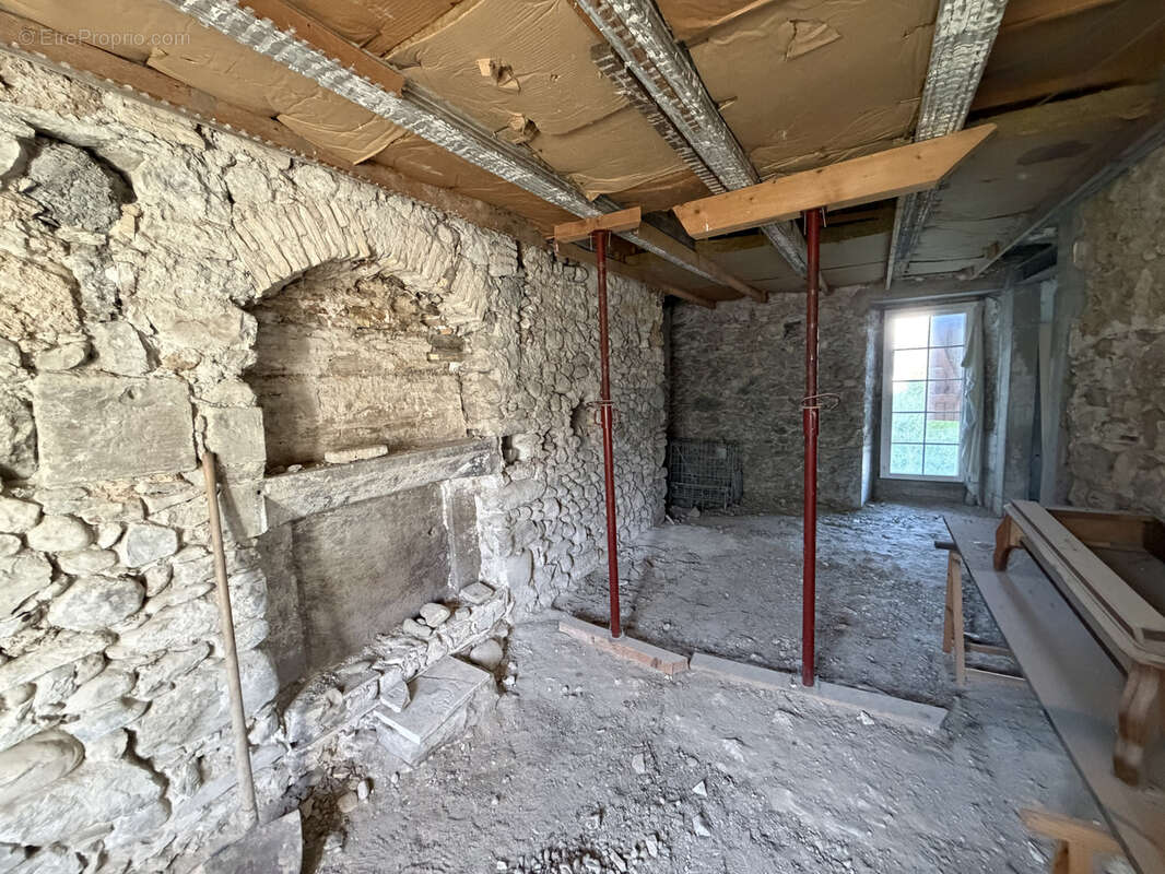 Sciez maison de 160 m2 à rénover avec dépendances - photo 6