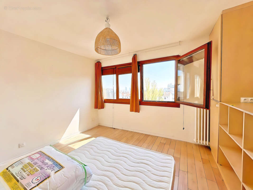 Appartement à LES LILAS