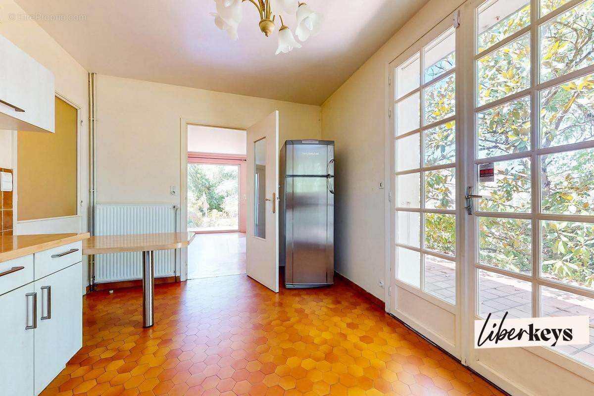 Saint Georges de Luzençon une propriété familiale où l espace ne manque jamais ! - photo 4