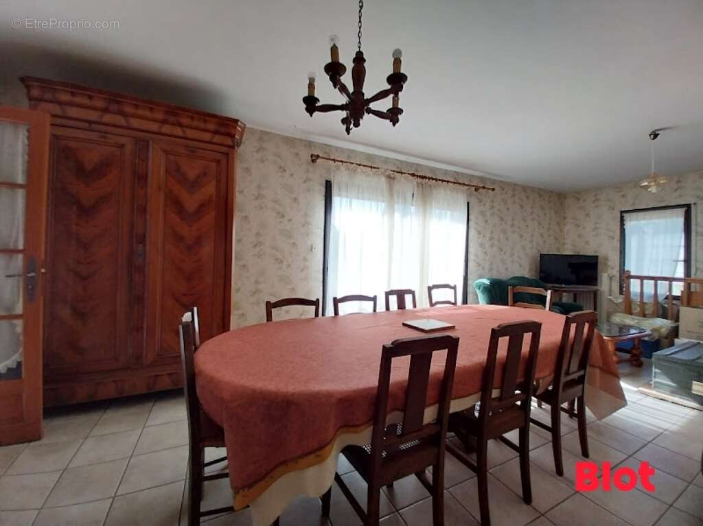 Maison 153 m² à Coesmes  - photo 6
