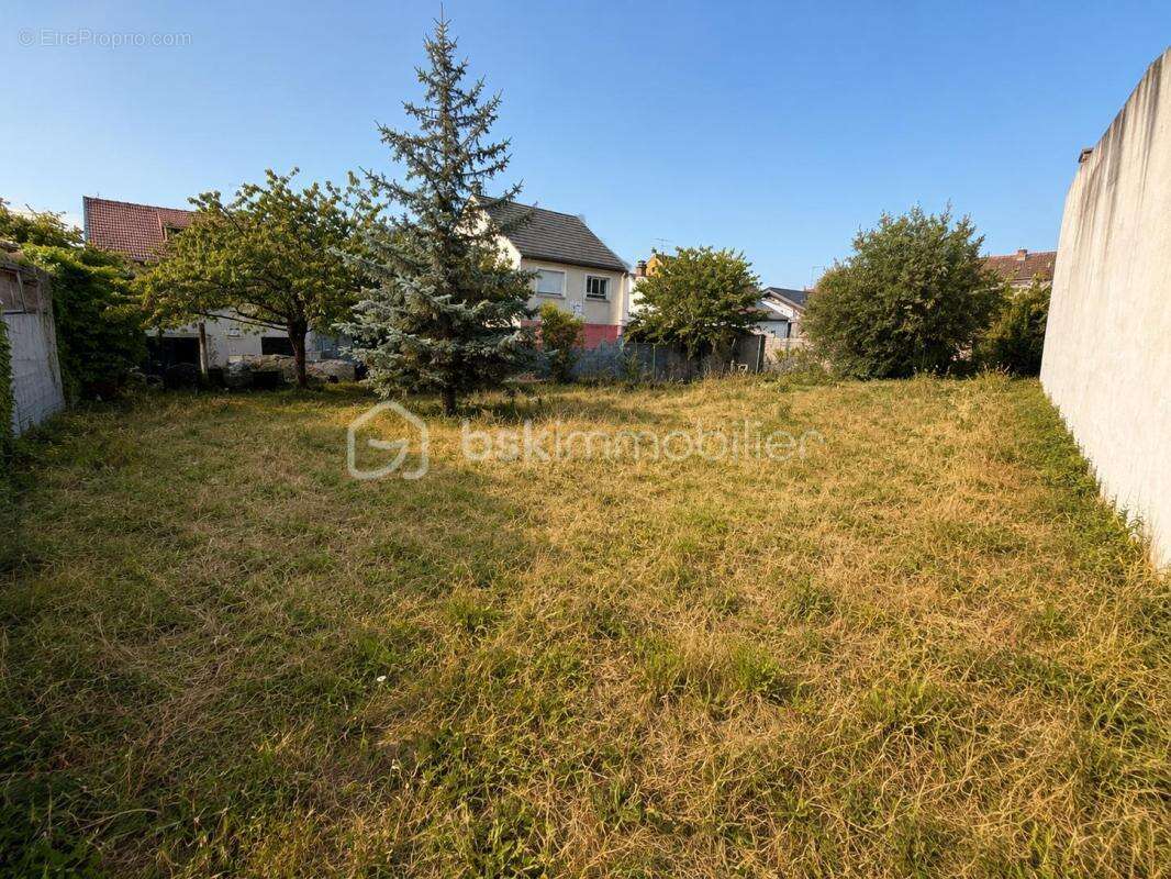 RARE À MONTREUIL – Terrain à bâtir de 431 m² au calme absolu - photo 5
