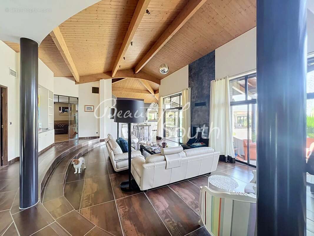 Propriété d’exception aux portes de Perpignan – 260 m² habitables sur 1 690 m² paysagés avec piscine, Pollestres - photo 3