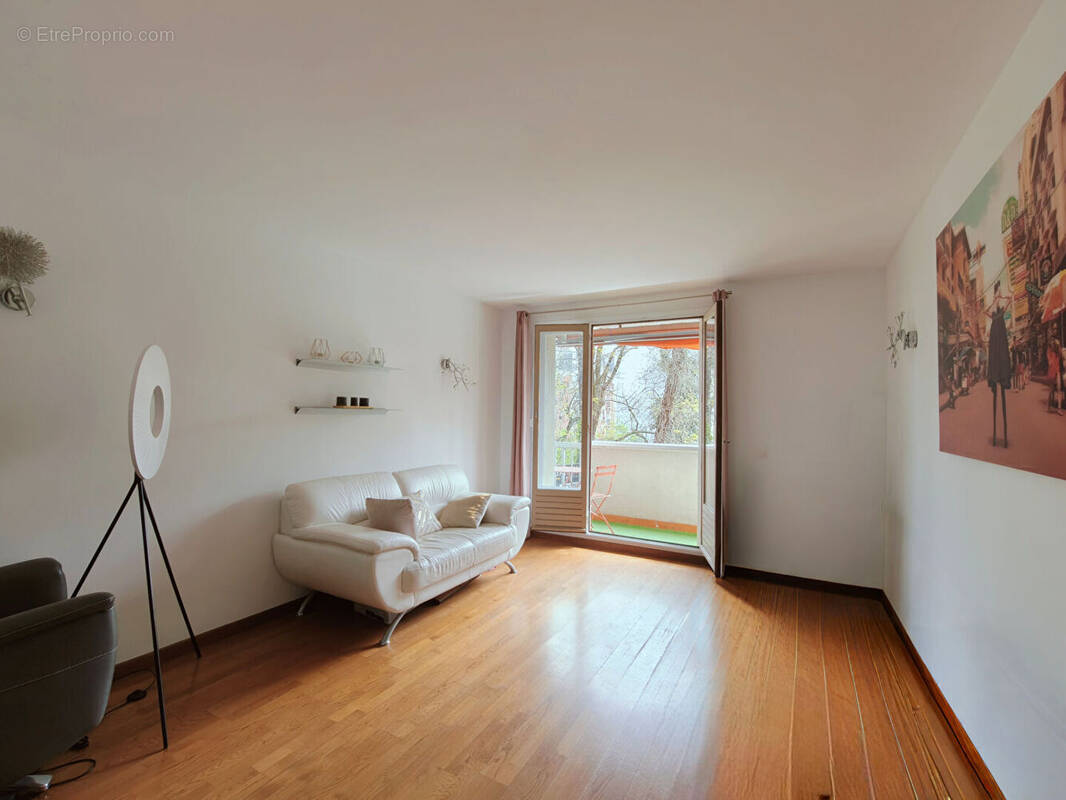 Appartement à PARIS-12E