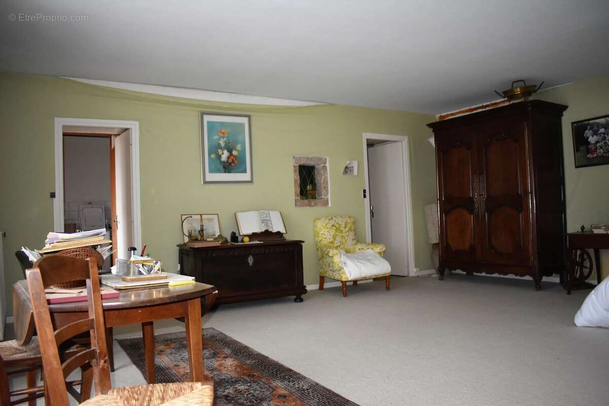 Belle et grande maison familiale à rafraîchir - photo 6