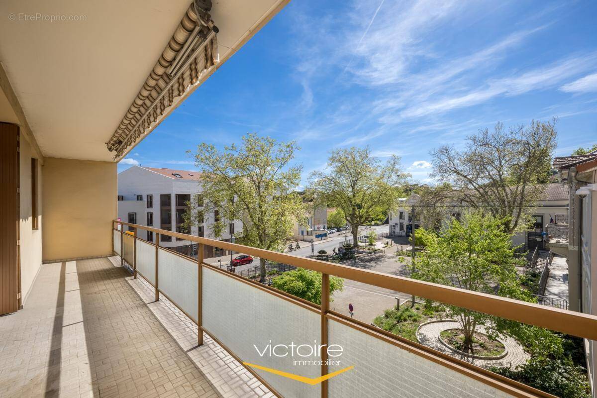 Appartement à RILLIEUX-LA-PAPE