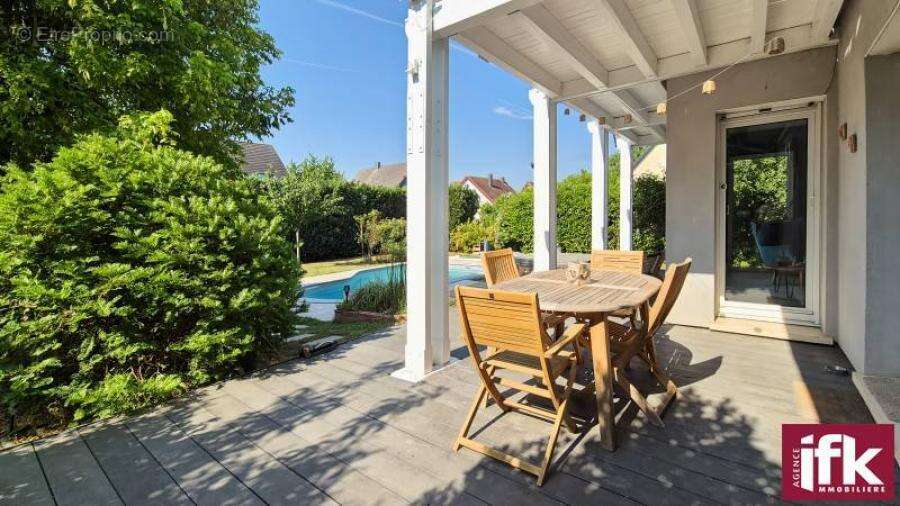 Sundhoffen : Maison de 150m² avec 4 chambres et piscine - photo 8