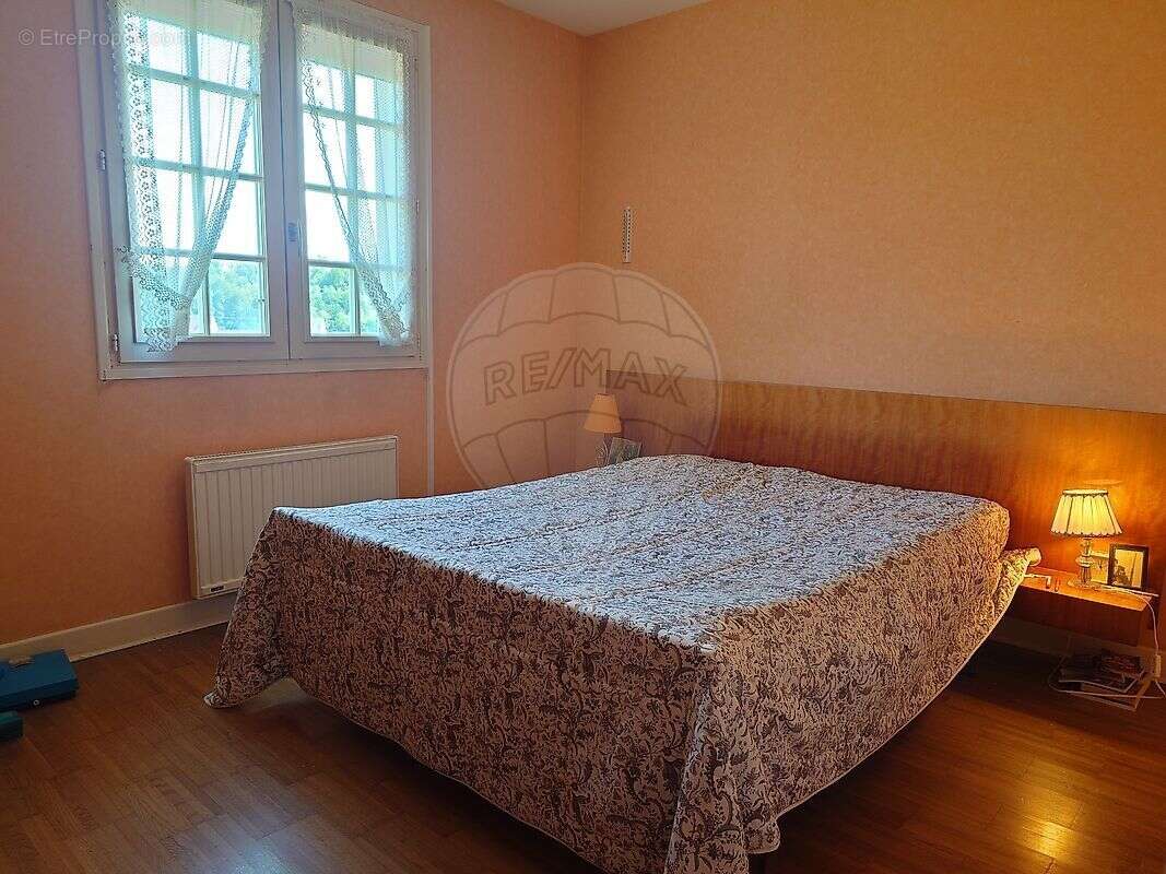 Maison à ISSY-L'EVEQUE