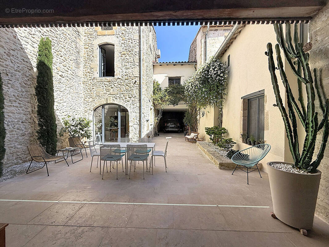 Maison à ARAMON