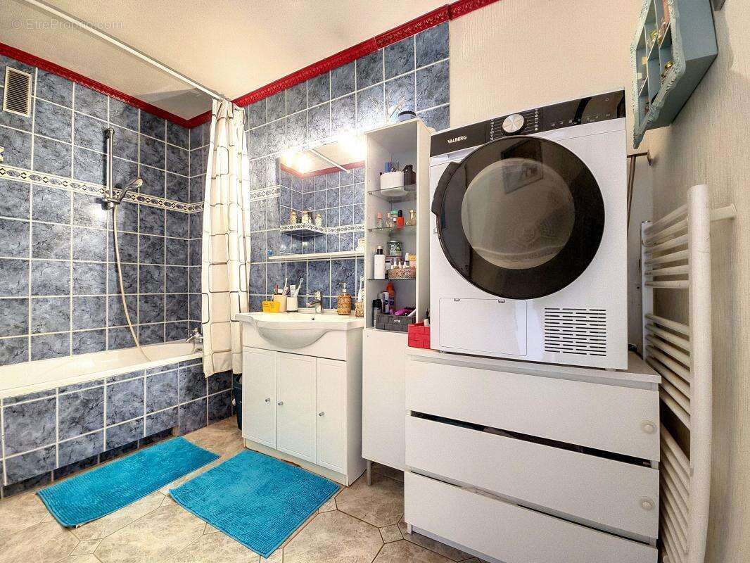 Appartement à CHENOVE