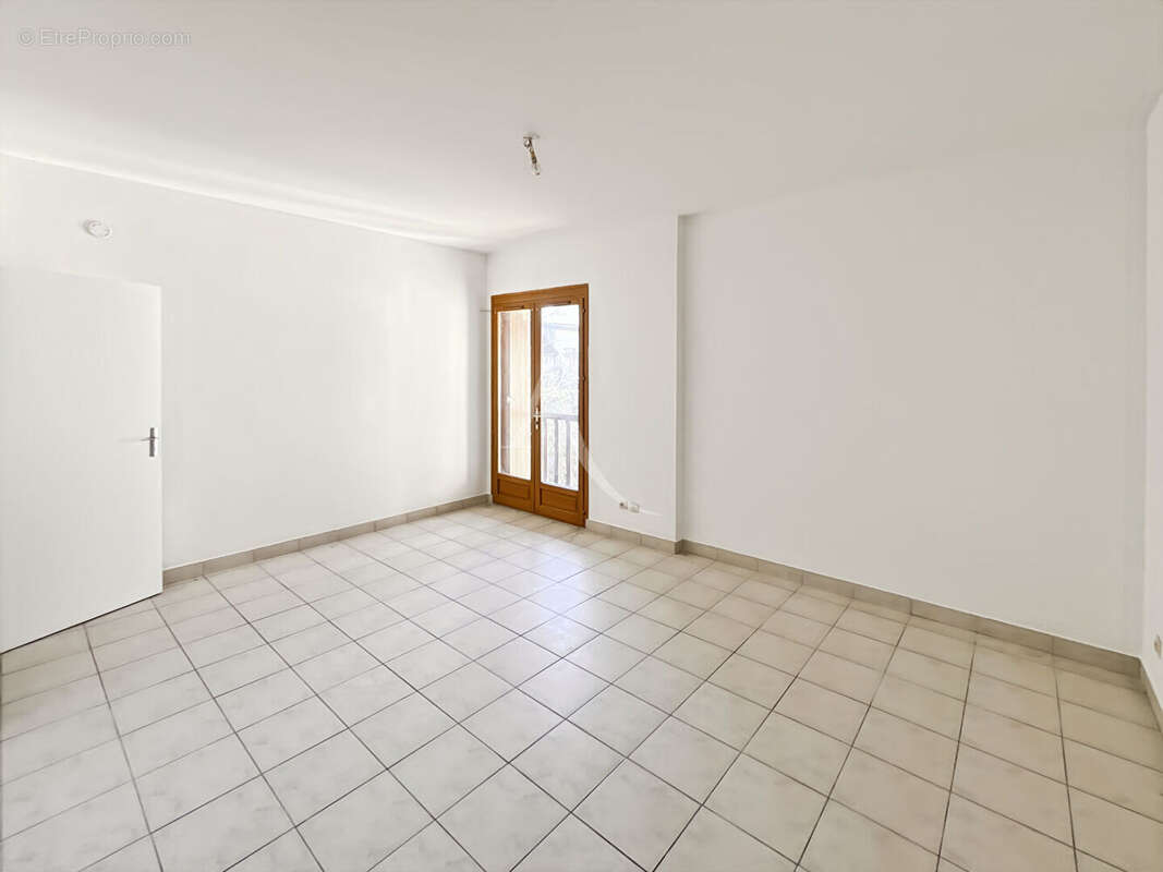 Appartement à VAUX-SUR-SEINE