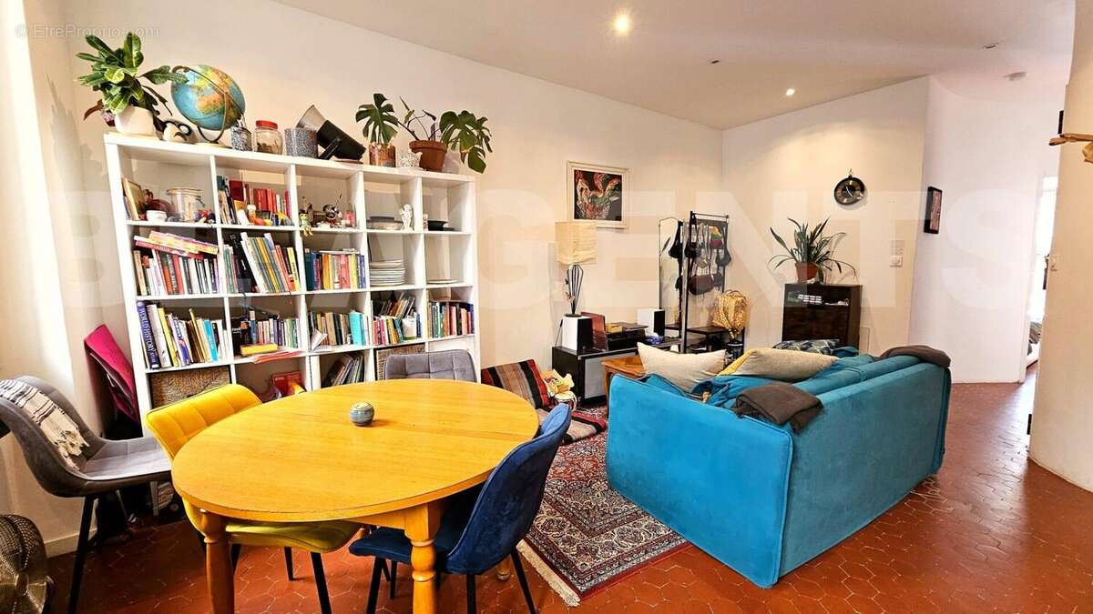 IMG-20251007-WA0018 - Appartement à MARSEILLE-6E