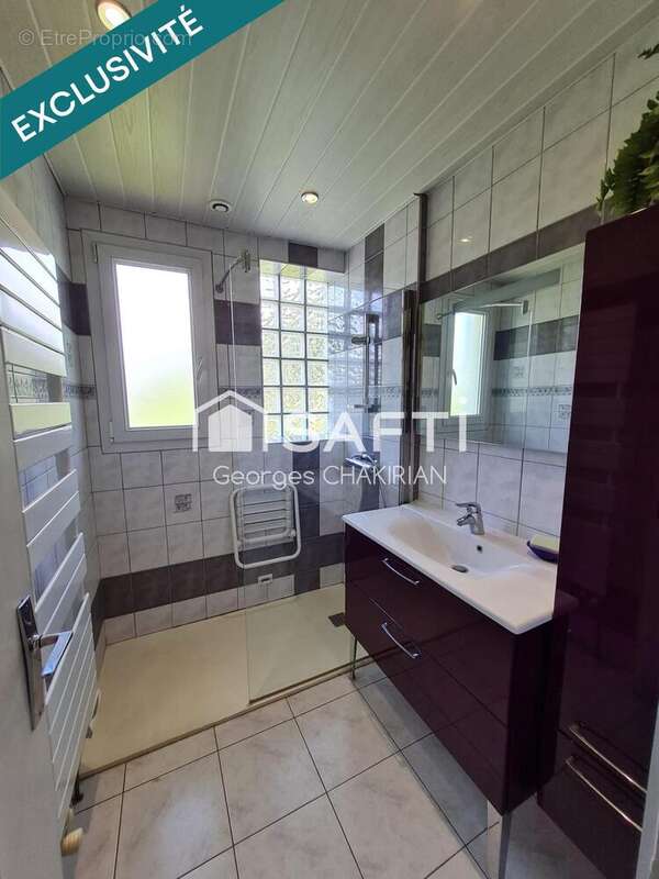 Photo 9 - Maison à DECINES-CHARPIEU