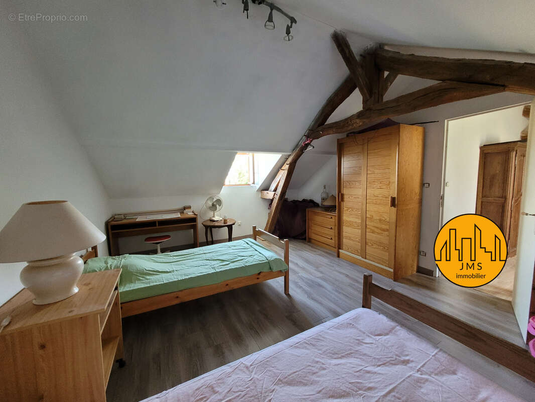 Maison à CHATEL-DE-NEUVRE