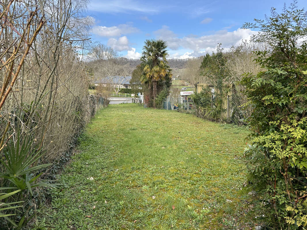 Au coeur de la commune de Lasseube - photo 9