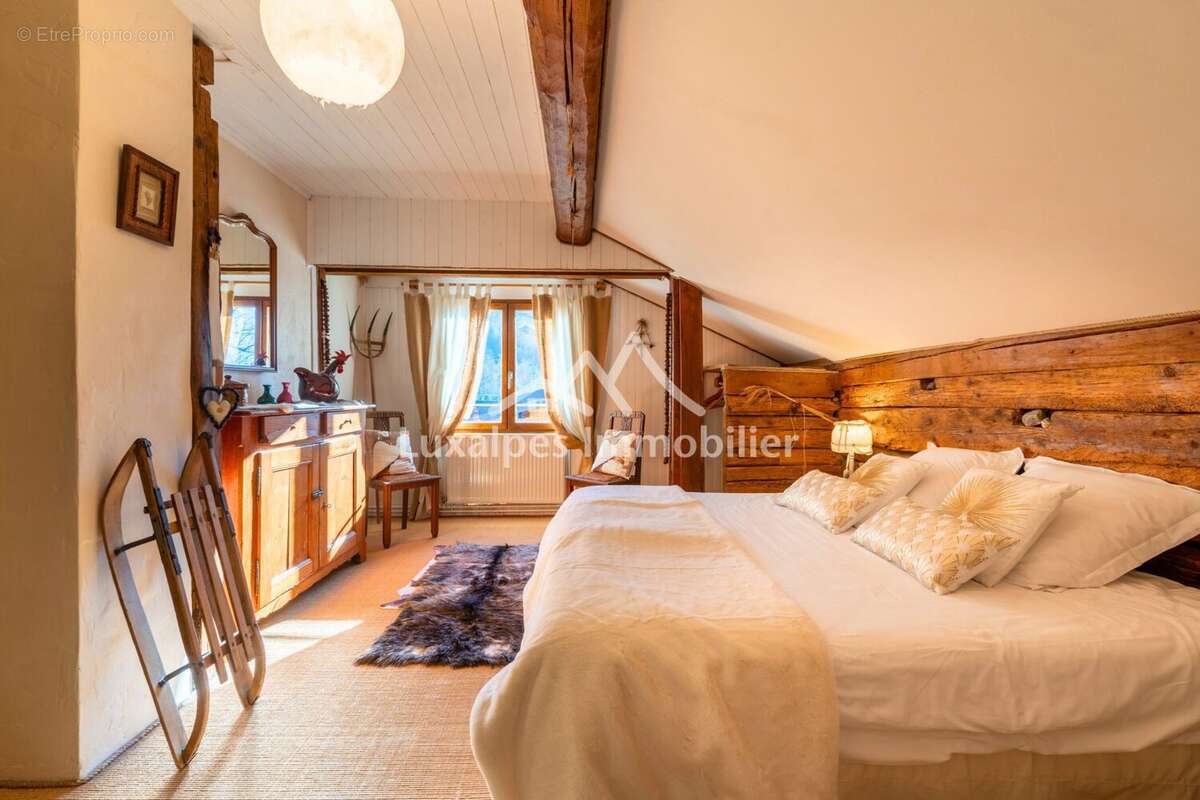 Maison 213 m² à Thones  - photo 6