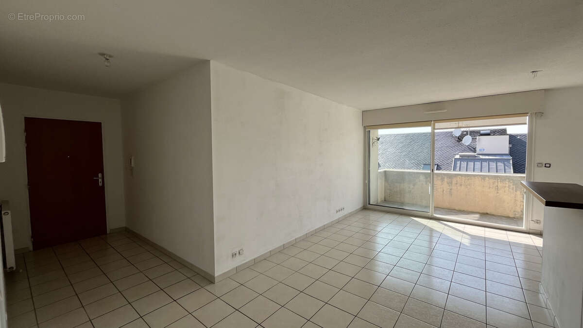 Appartement à ONET-LE-CHATEAU