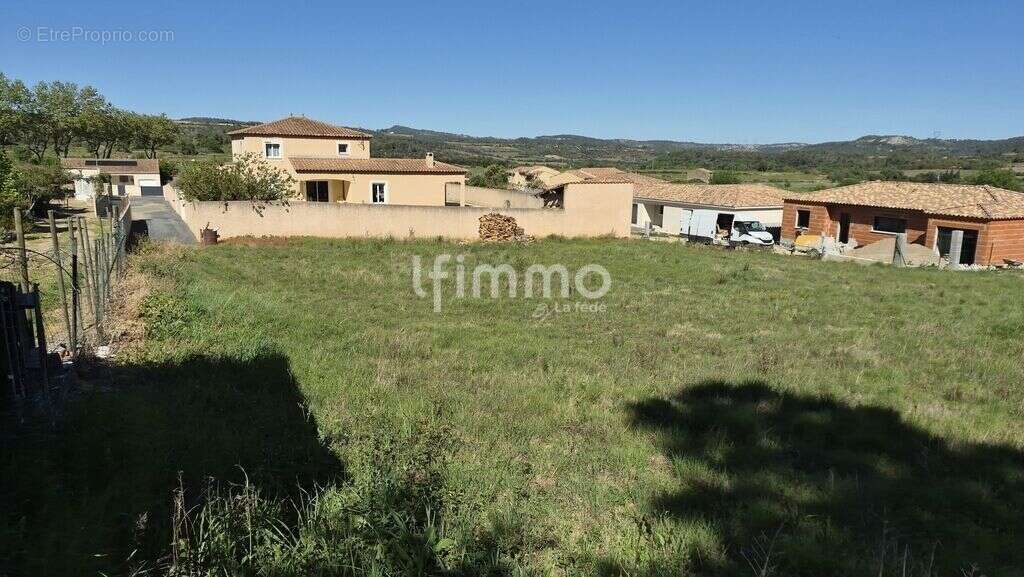 Terrain constructible 1390m² – Impasse calme – Vue garrigue - photo 4