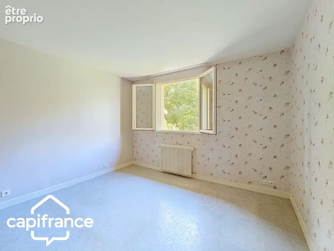 Maison de 169 m2- proche Thouars-terrain de 2000m2 - 4 chambres et + - photo 10