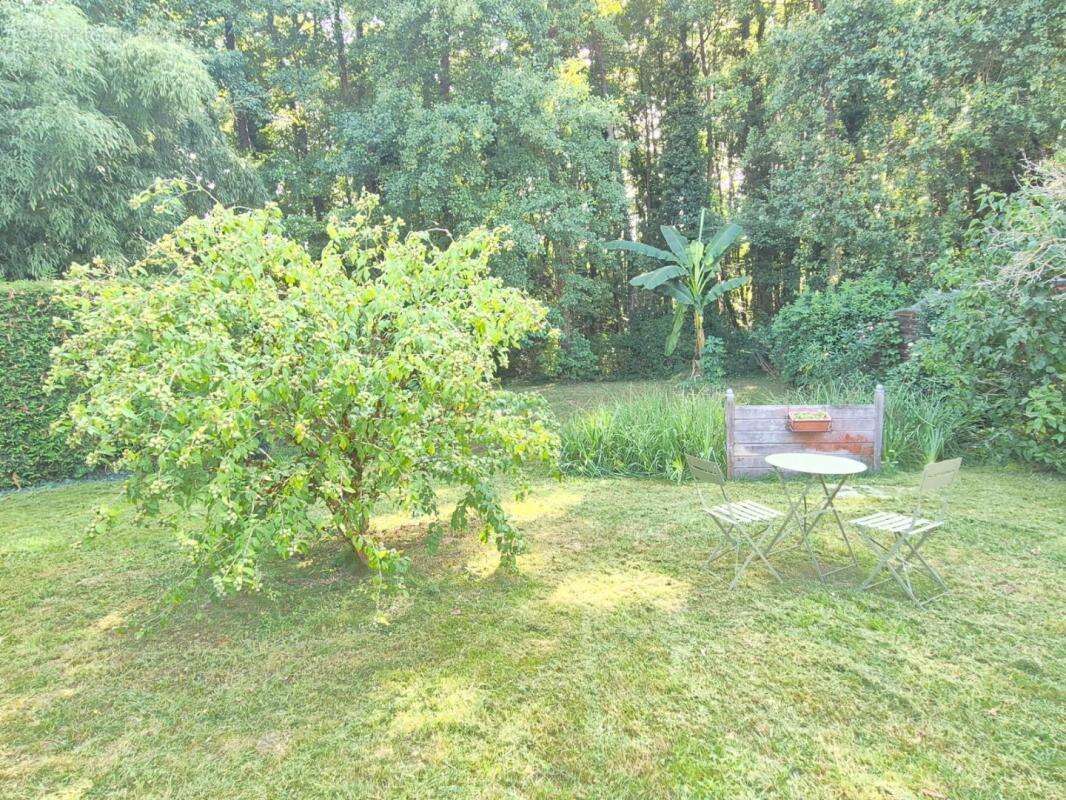 Maison à SAINT-DENIS-DE-L&#039;HOTEL