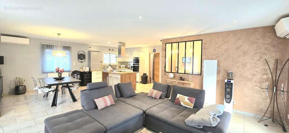 Maison avec dépendance et piscine - photo 3
