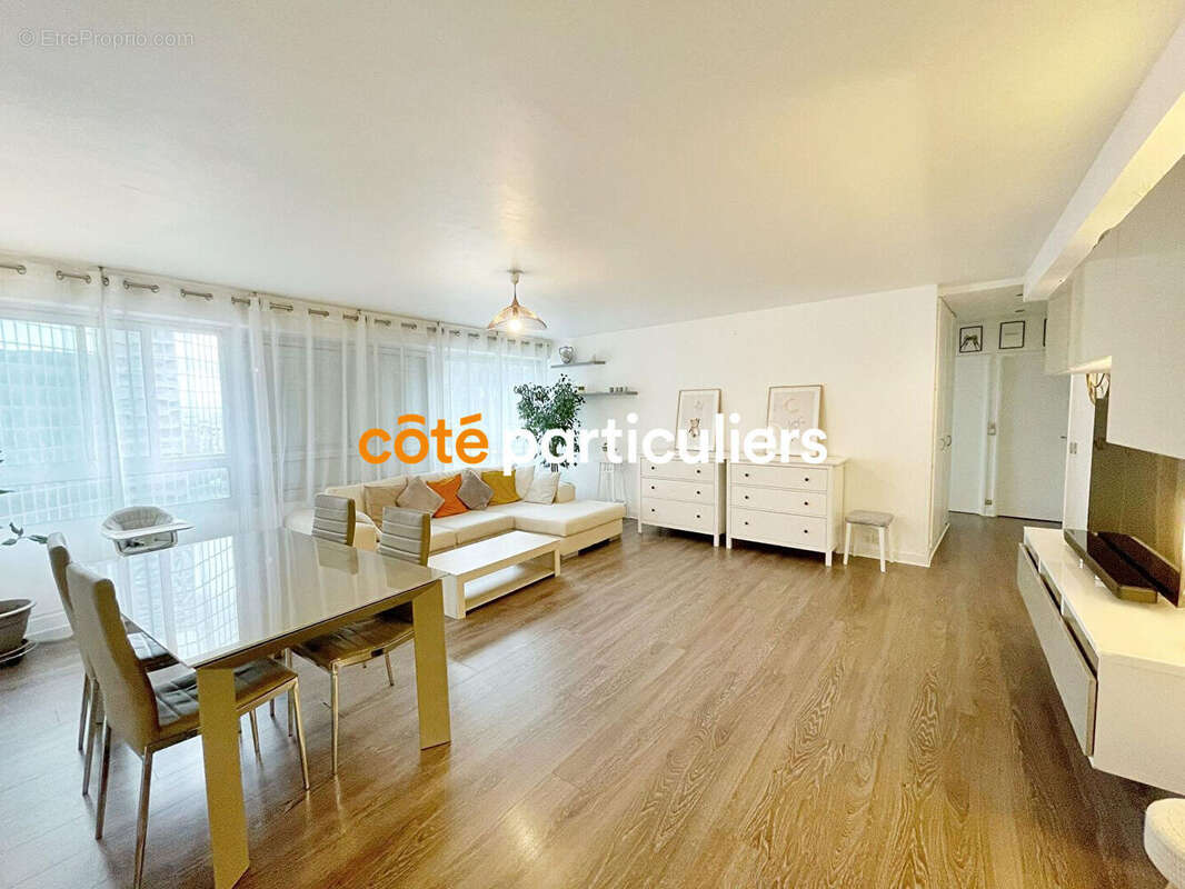 Appartement à COURBEVOIE
