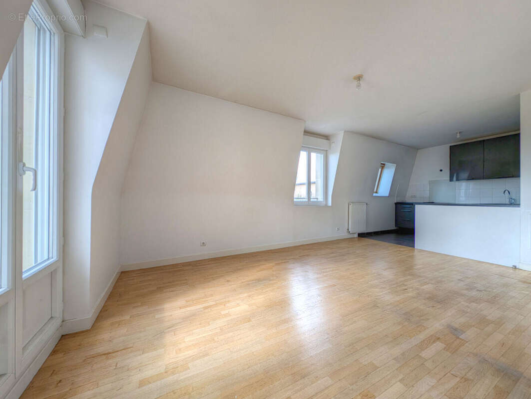 Appartement à LA GARENNE-COLOMBES