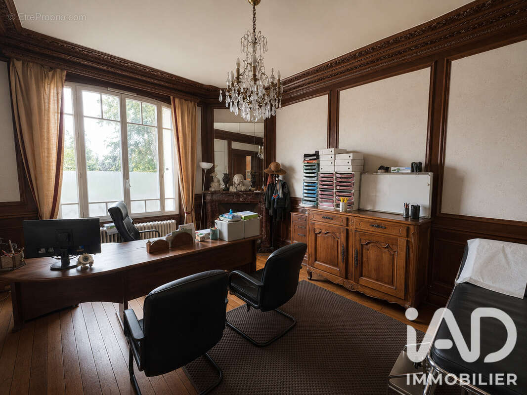Maison 265 m² à Goussainville  - photo 9