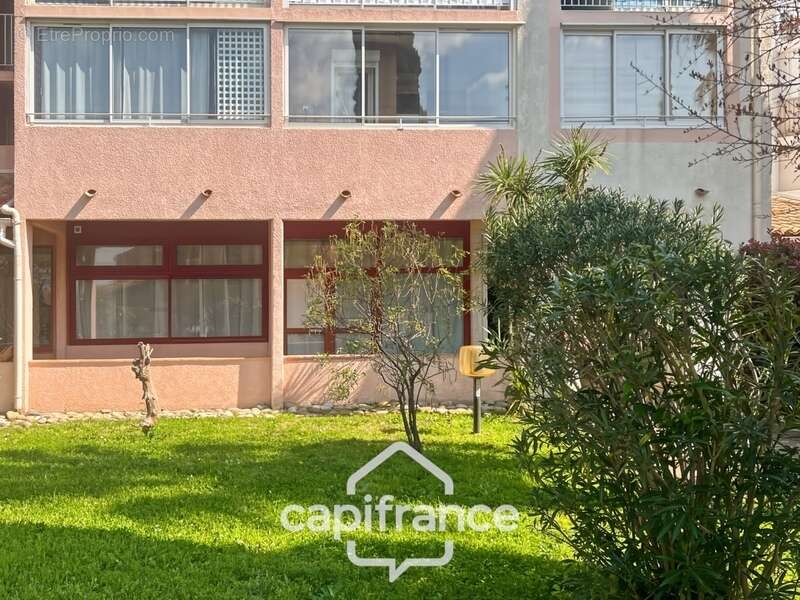 Commerce à LA LONDE-LES-MAURES