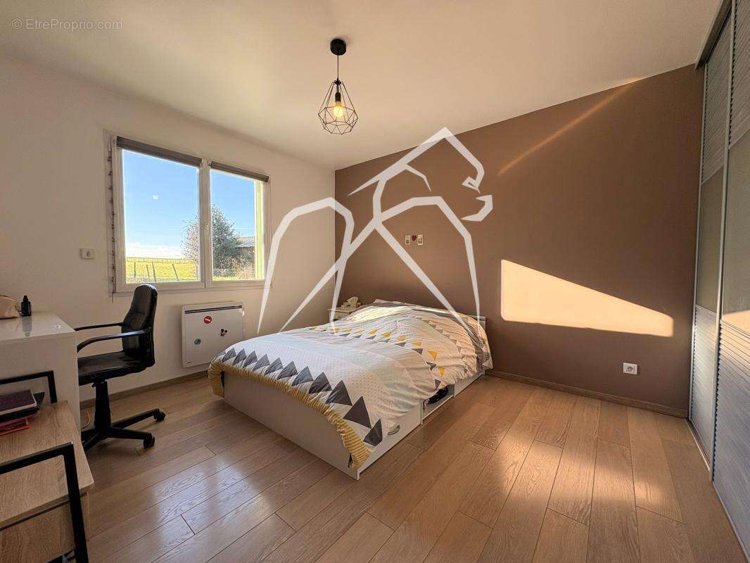 Maison à SAINT-PIERRE-DE-VARENGEVILLE