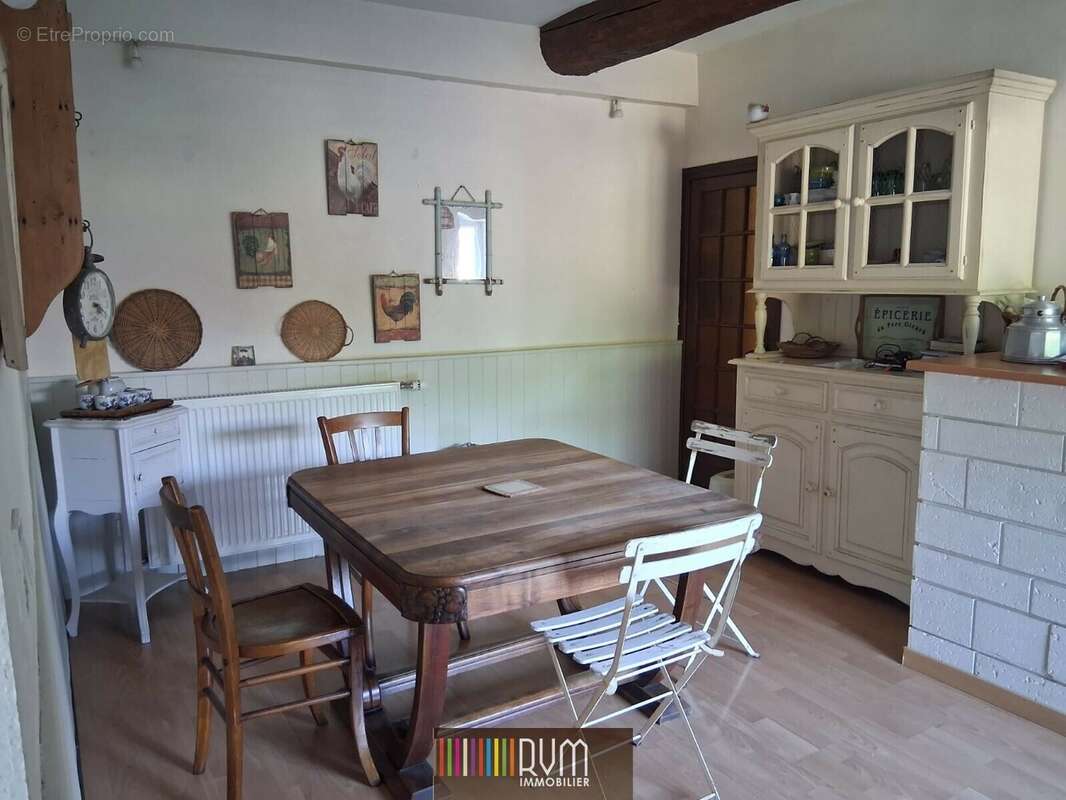Maison 227 m² à Villereversure  - photo 5