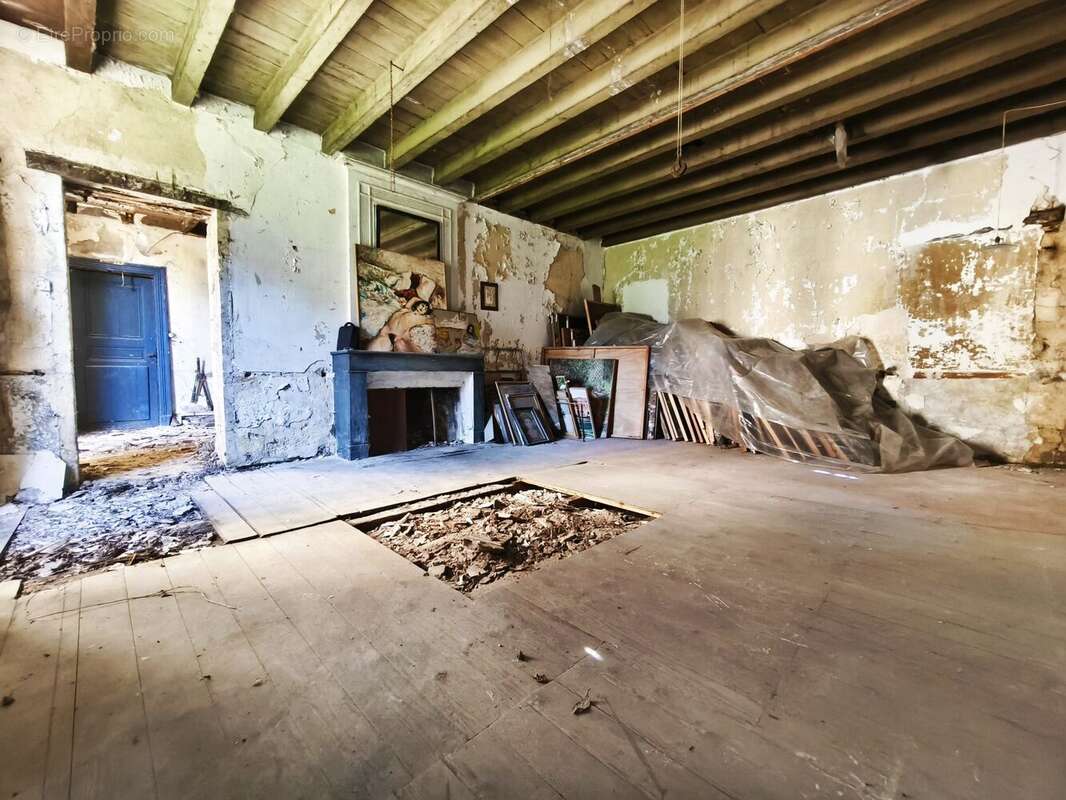 Maison à SAINT-CHRISTOLY-DE-BLAYE