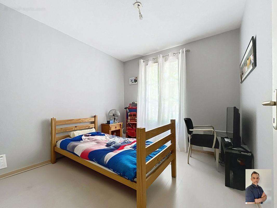 Appartement à ROUGIERS