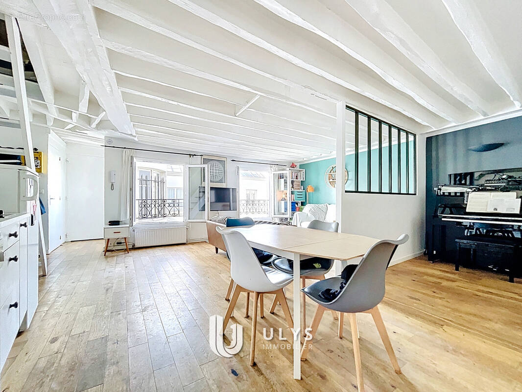 Appartement à PARIS-8E