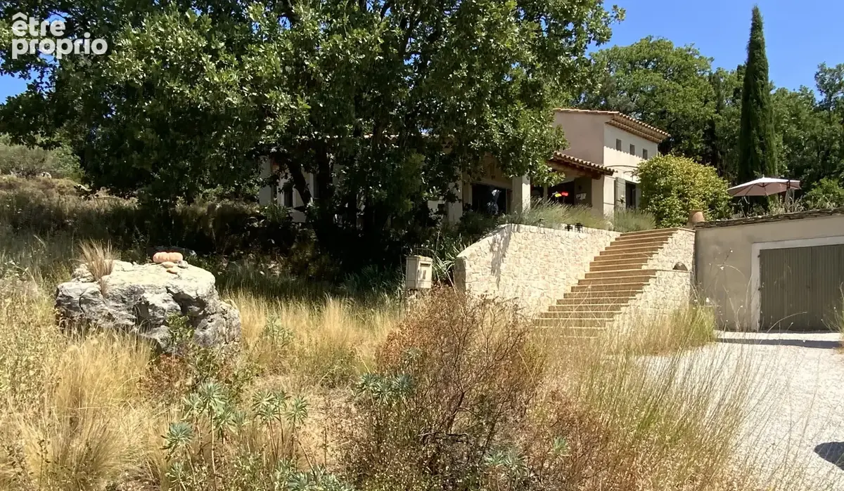 Villa d'architecte en position dominante de plain pied et sa vue panoramique. - photo 23
