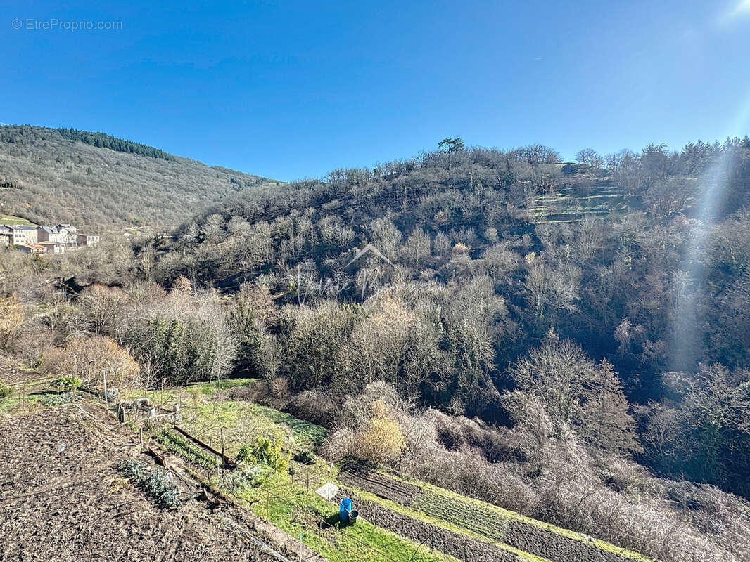 Maison à SAINT-SERNIN-SUR-RANCE