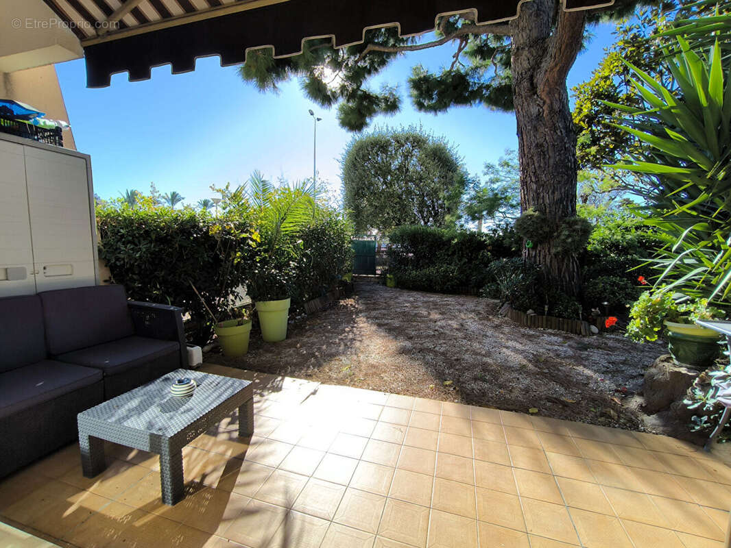 Appartement à SAINT-LAURENT-DU-VAR