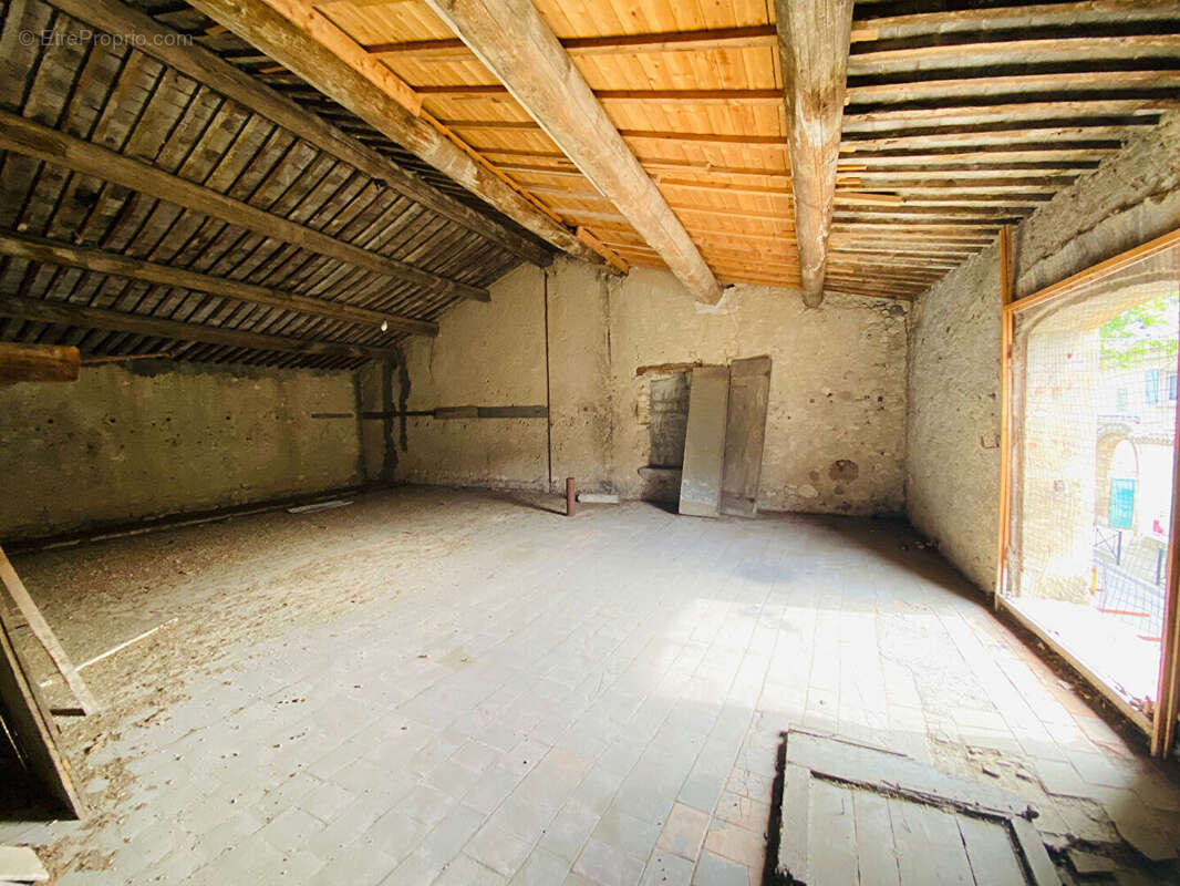 Maison à SAINT-CANNAT