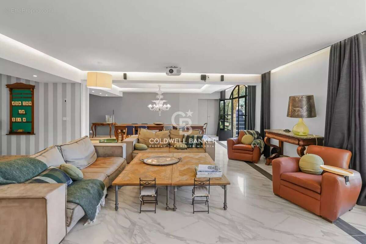 Maison à MOUGINS