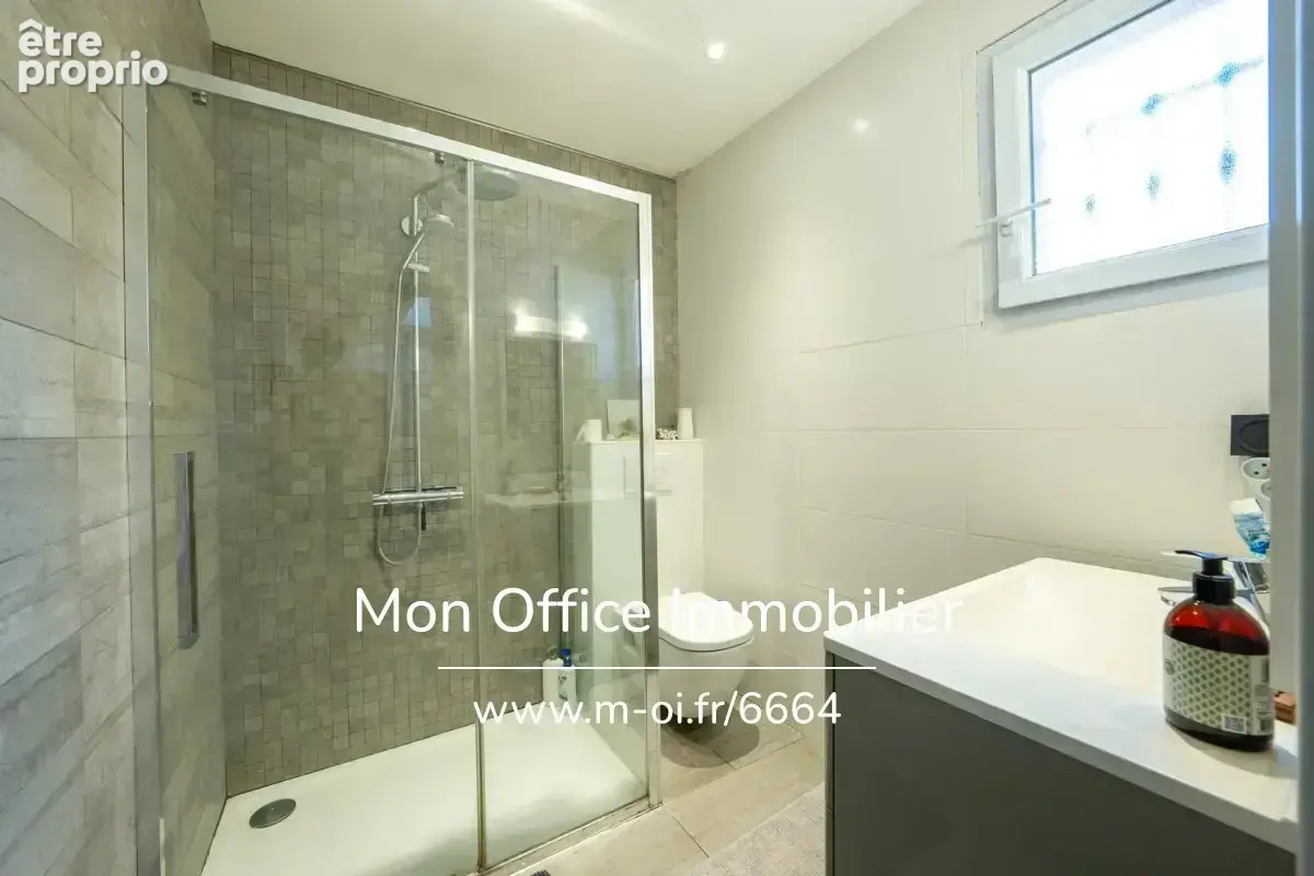 Référence : 6664-NZW. - Maison 4 chambres - piscine, sous sol, garage - photo 10